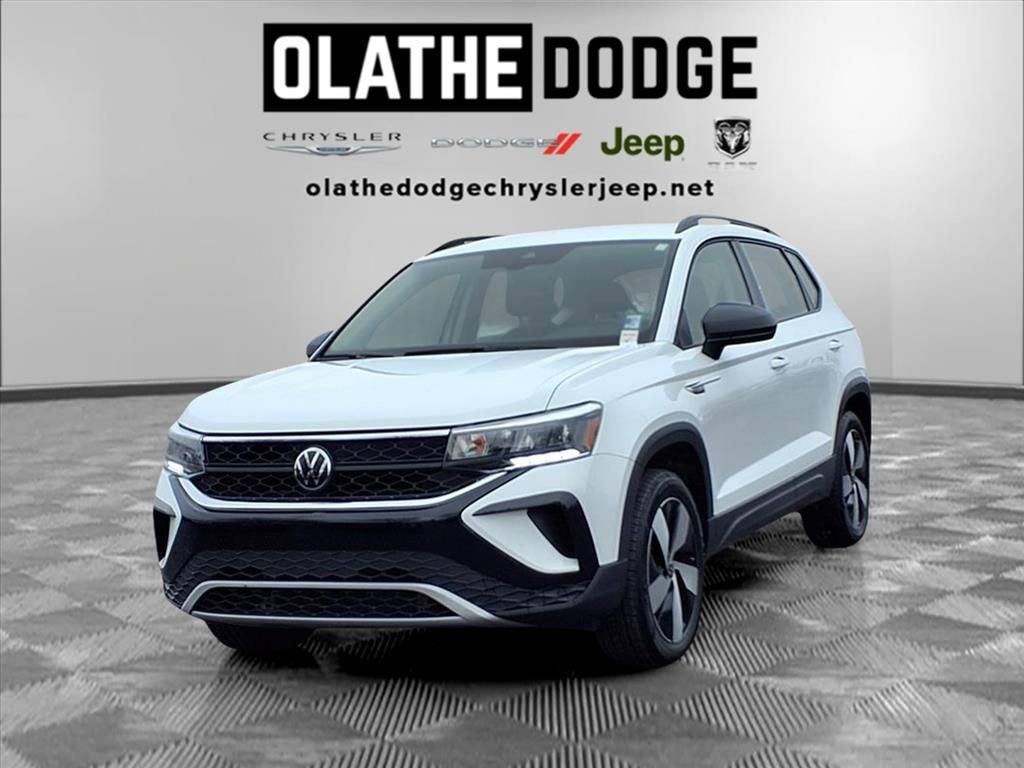 Used 2024 Volkswagen Taos S image 1