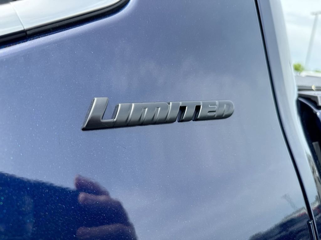 Used 2024 Toyota Tundra Limited AWD/4WD image 26