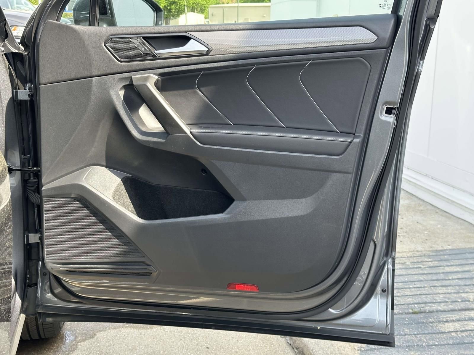 Certified 2024 Volkswagen Tiguan SE AWD/4WD image 9