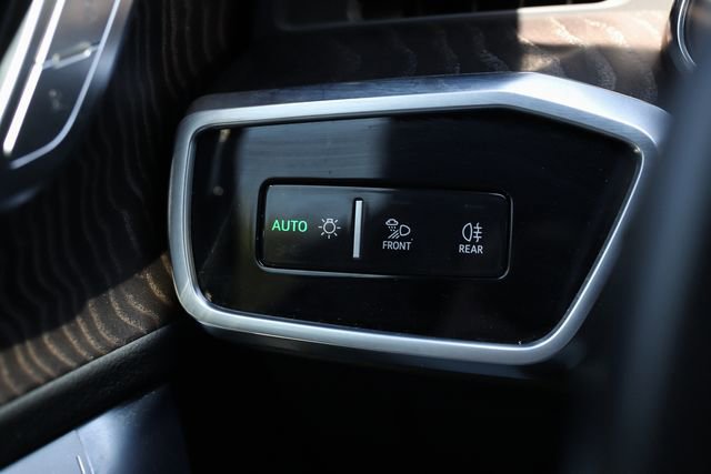 Used 2021 Audi A7 e Prestige w/ Prestige Package image 34