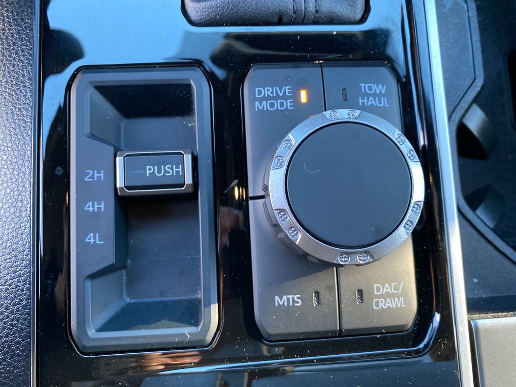 Used 2025 Toyota Sequoia 4WD image 39