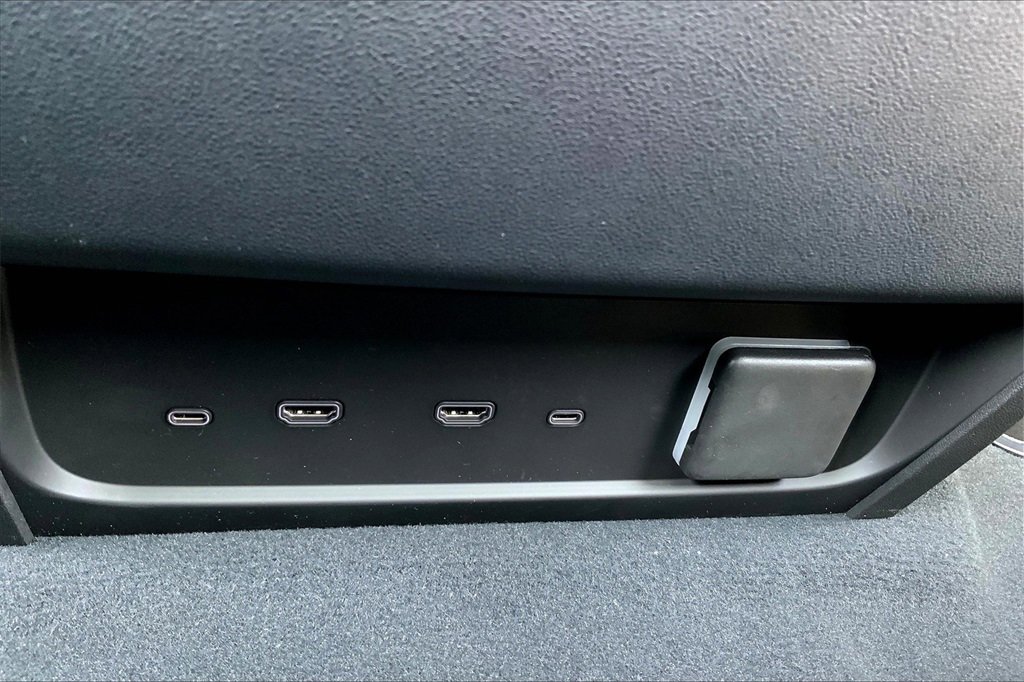 New 2026 Cadillac Escalade IQ Sport 2 w/ LPO, ONYX Package image 22