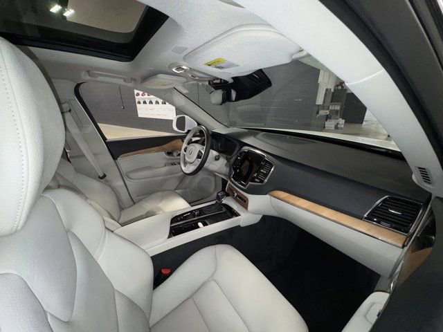 Used 2022 Volvo XC90 T6 Momentum w/ Advanced Package AWD/4WD image 15