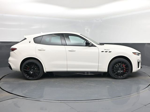 Used 2022 Maserati Levante Modena image 2