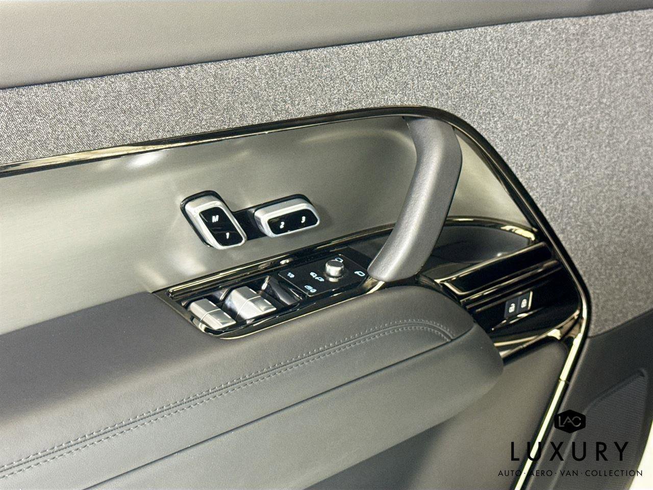 Used 2024 Land Rover Range Rover Sport Dynamic SE image 35