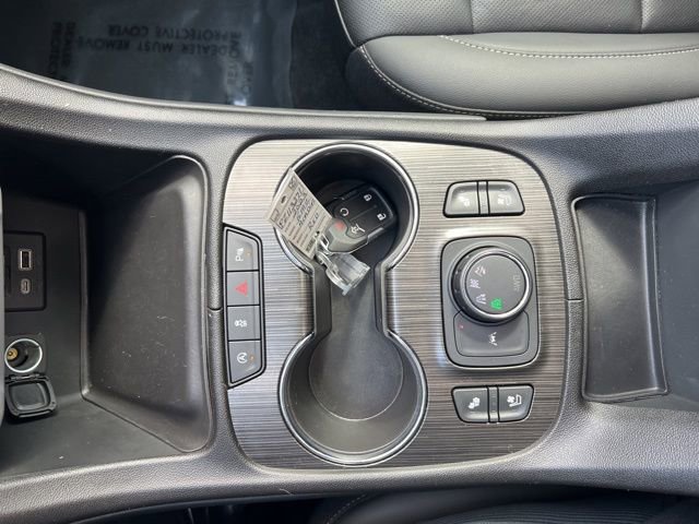 Used 2023 GMC Acadia SLT w/ Elevation Edition image 13