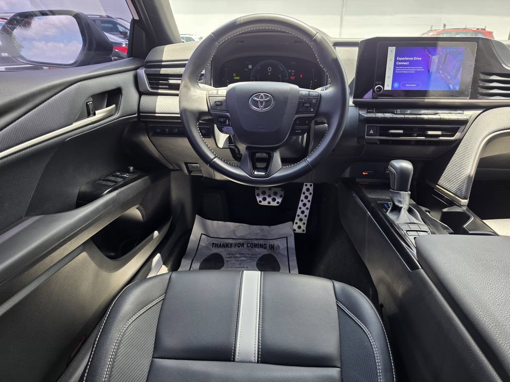 Used 2025 Toyota Camry SE FWD image 12
