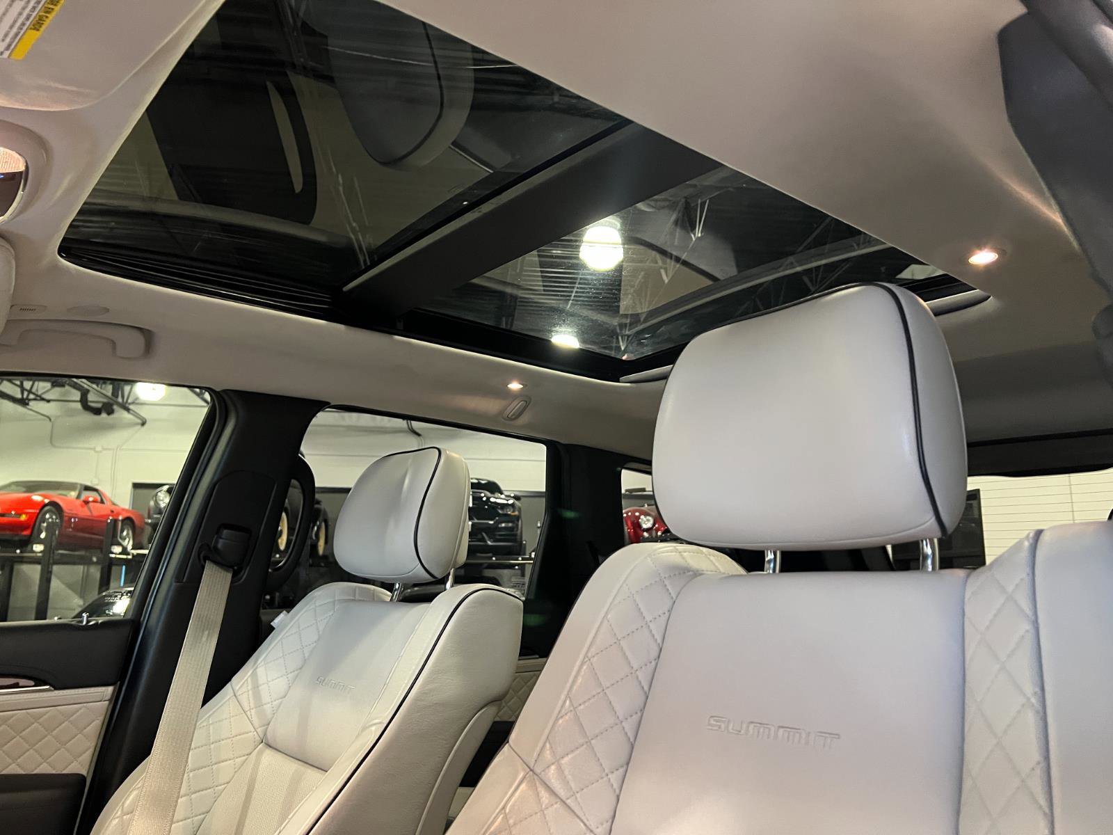 Used 2020 Jeep Grand Cherokee Summit image 24