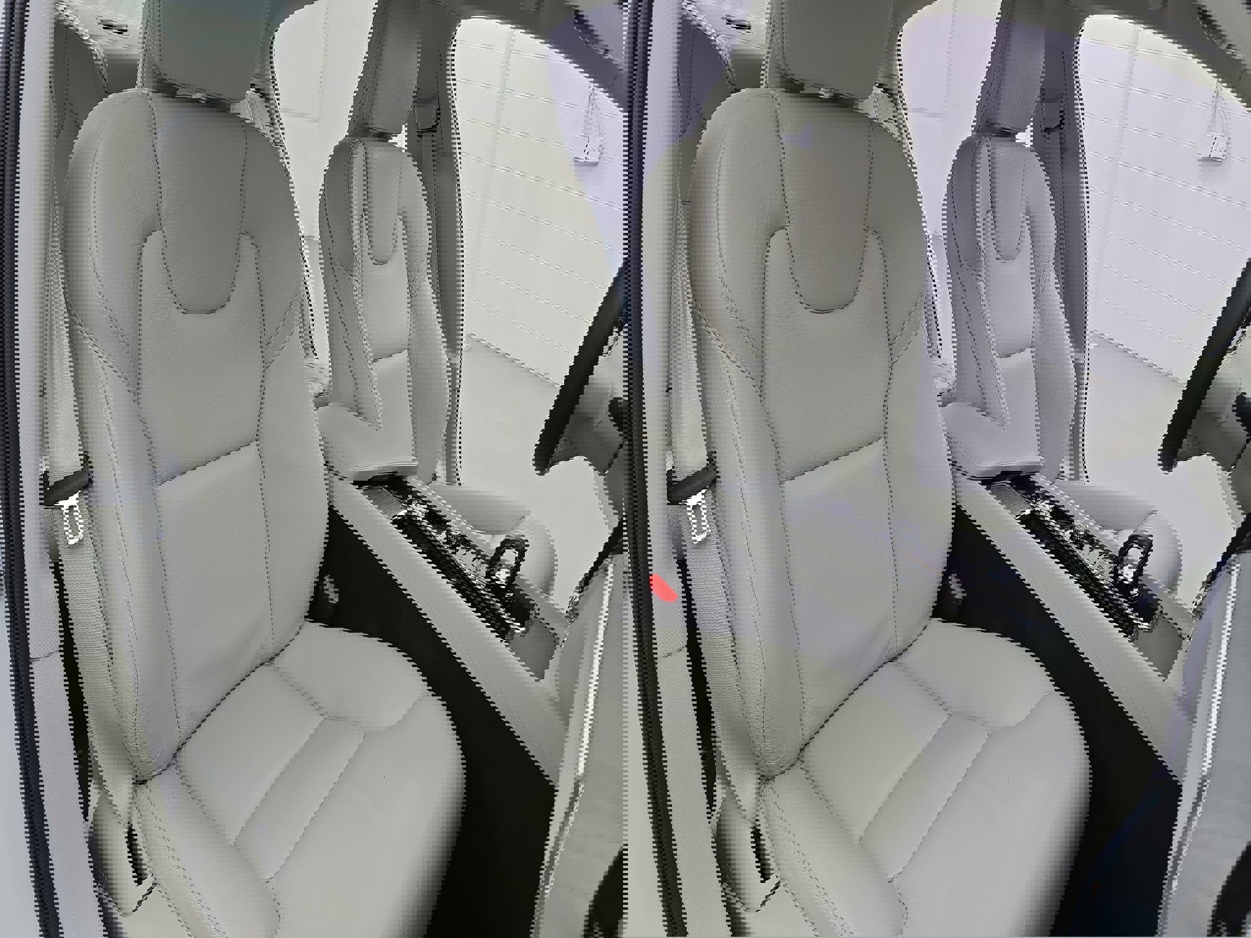 Used 2023 Volvo S60 B5 Plus w/ Climate Package image 10