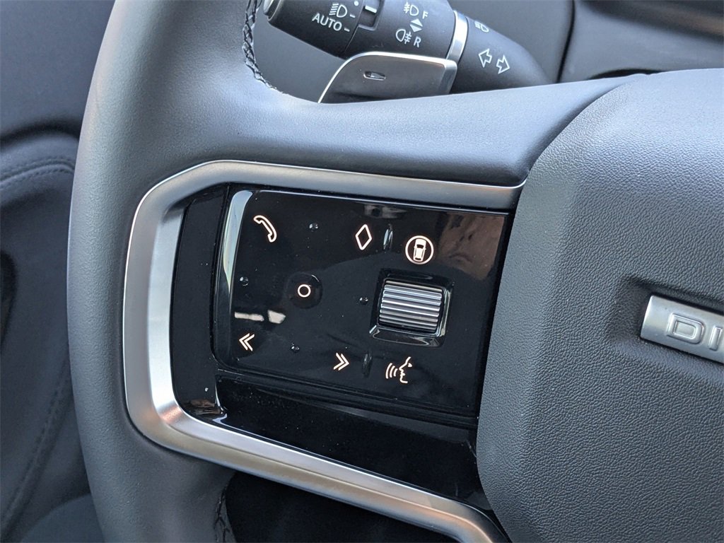 Used 2025 Land Rover Discovery Sport S image 24