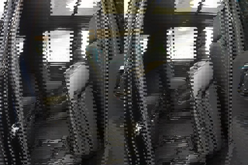 New 2026 Chevrolet Suburban High Country image 32