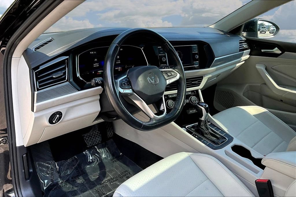 Used 2023 Volkswagen Jetta SE FWD image 18