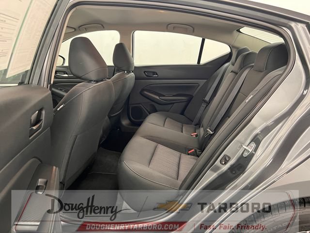 Used 2025 Nissan Altima 2.5 SV FWD image 32
