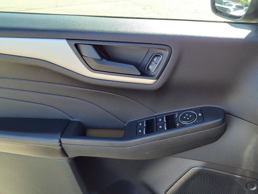 Certified 2022 Ford Escape SE image 16