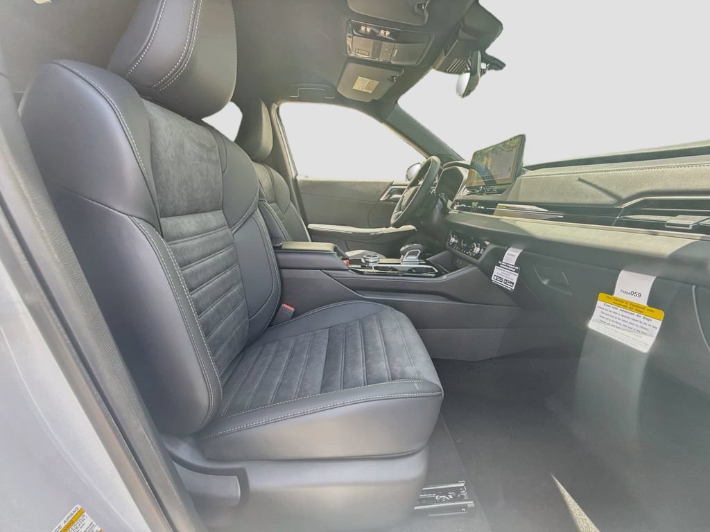 New 2026 Mitsubishi Outlander LE FWD image 31