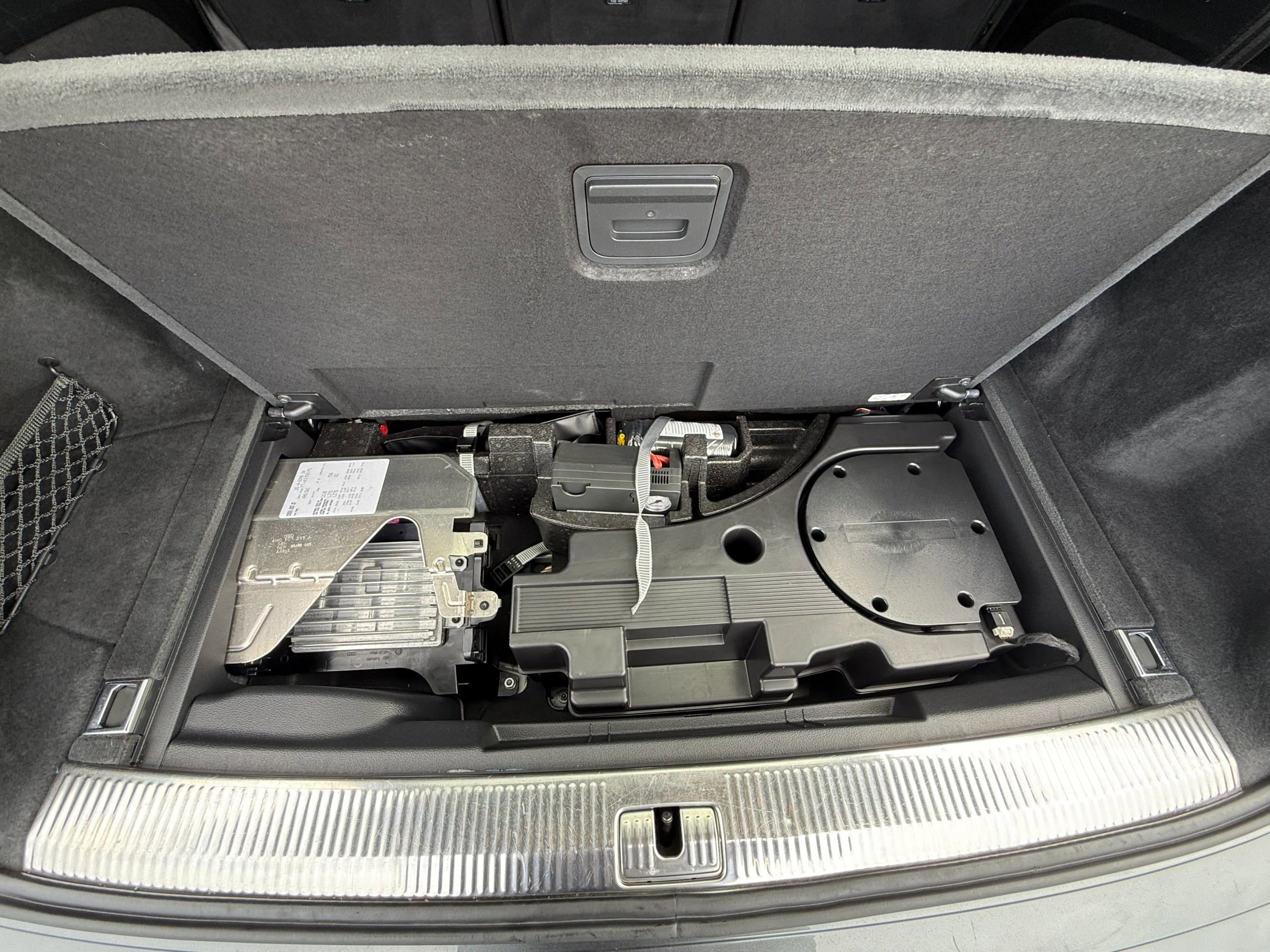 Used 2022 Audi SQ7 Prestige w/ Prestige Package image 51