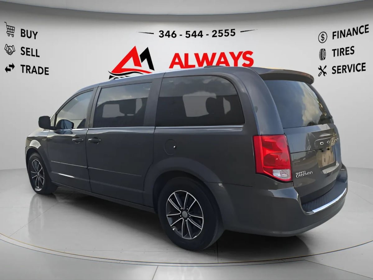 Used 2017 Dodge Grand Caravan SXT FWD image 24