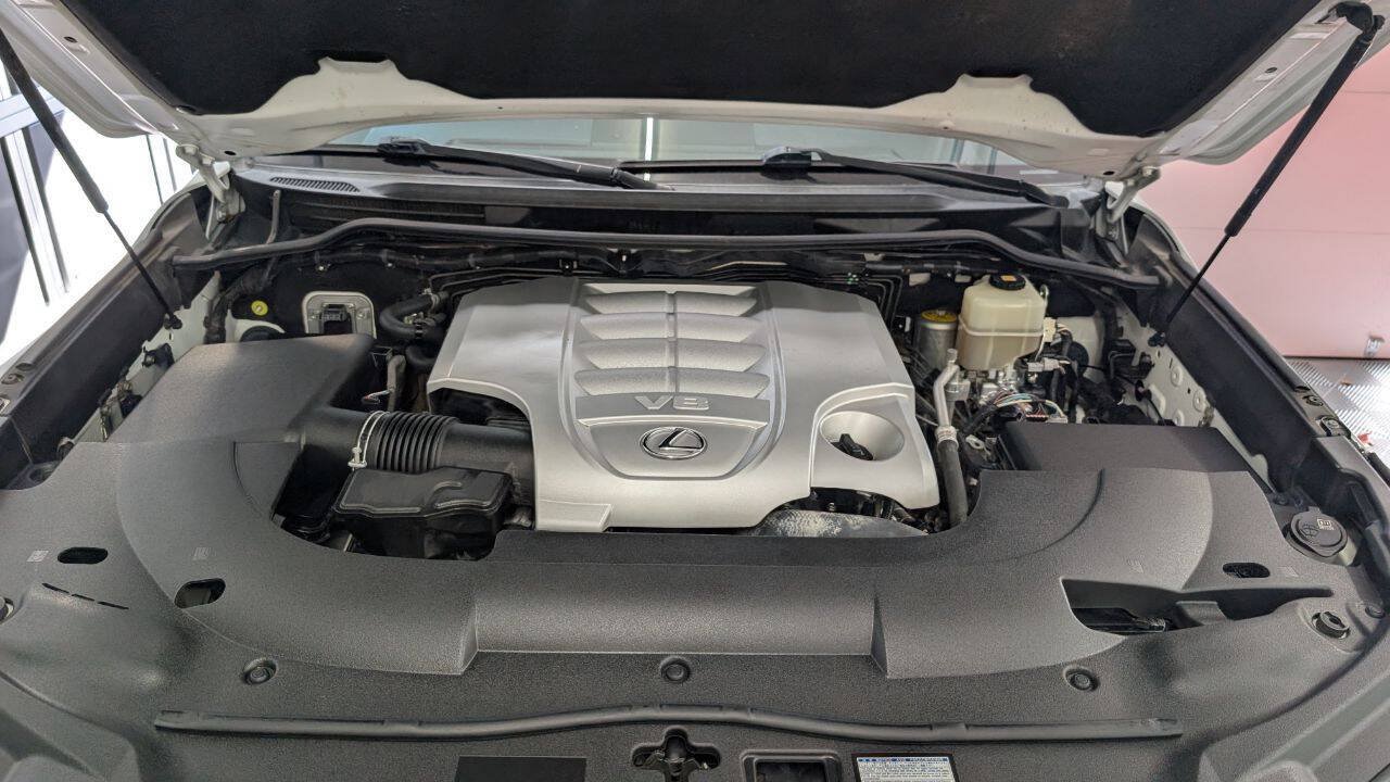 Used 2018 Lexus LX 570 4WD image 13