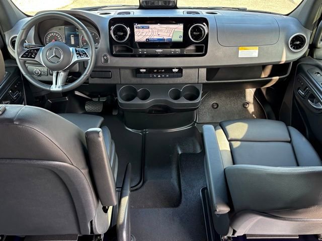 Used 2025 Mercedes-Benz Sprinter 3500 image 28