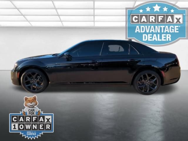 Used 2023 Chrysler 300 Touring w/ Sport Appearance Package image 24