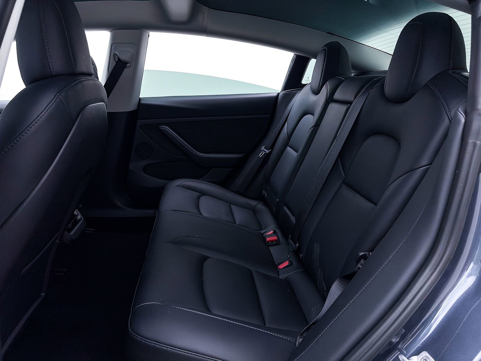 Used 2023 Tesla Model 3 Standard Range image 32