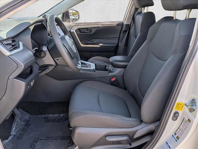 Used 2022 Toyota RAV4 LE AWD/4WD image 17