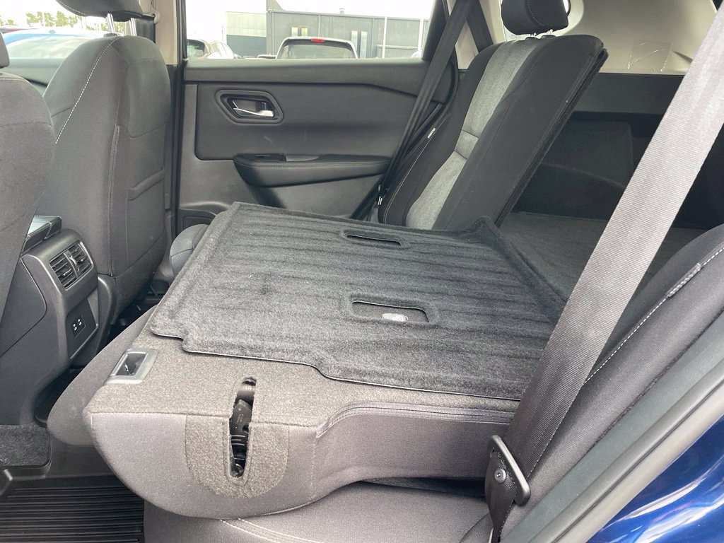 Certified 2026 Nissan Rogue SV FWD image 18
