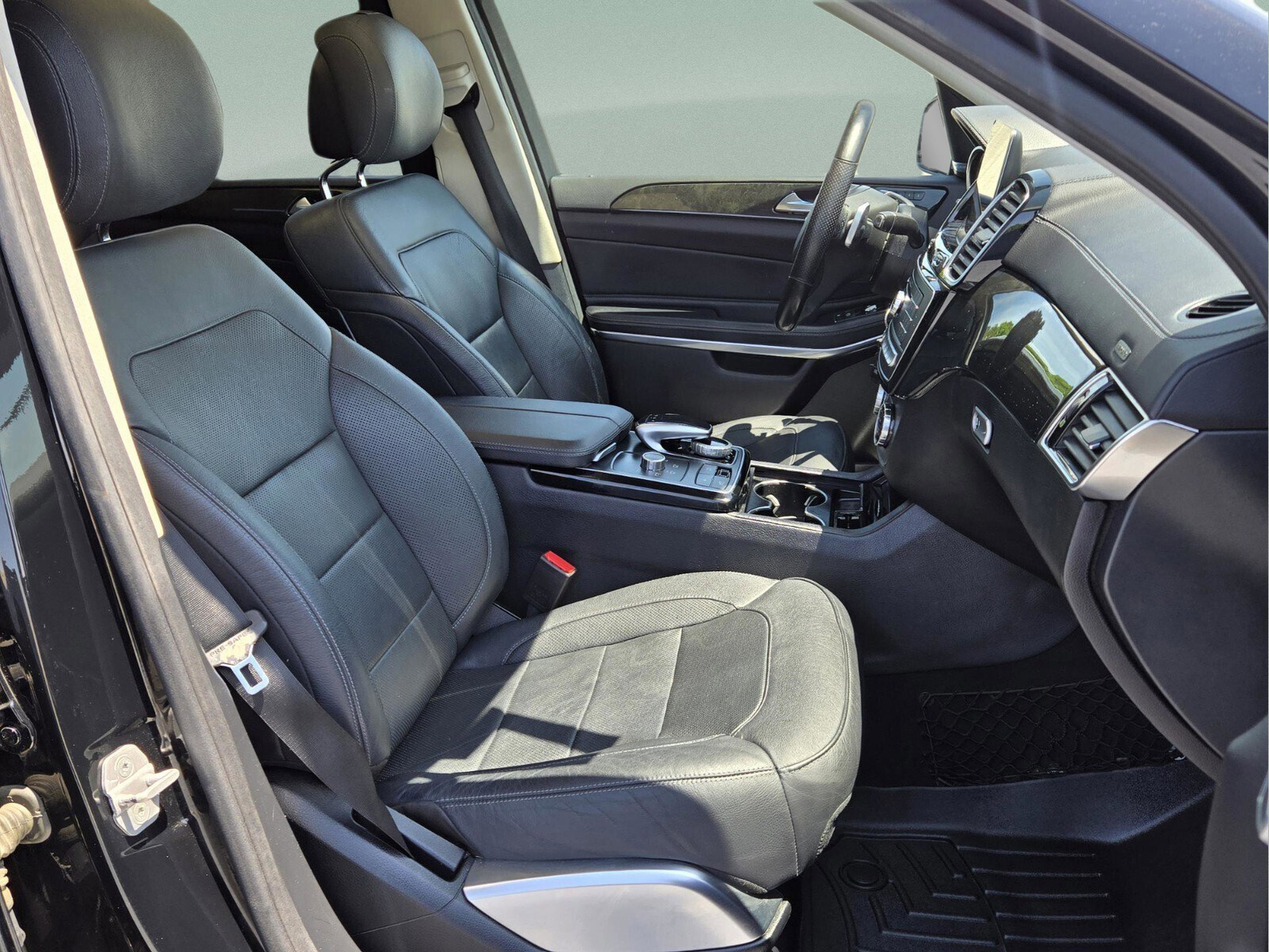 Used 2017 Mercedes-Benz GLS 550 4MATIC image 15