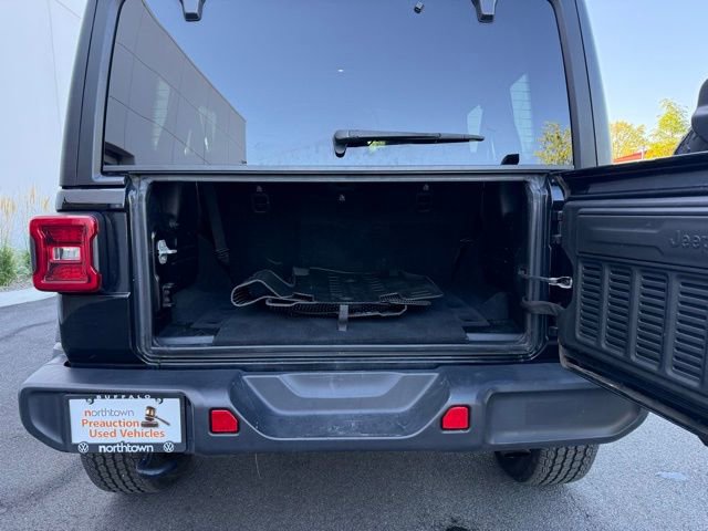 Used 2019 Jeep Wrangler Unlimited Sahara w/ Cold Weather Group image 28