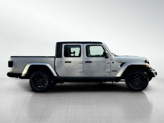 Used 2022 Jeep Gladiator Sport image 3