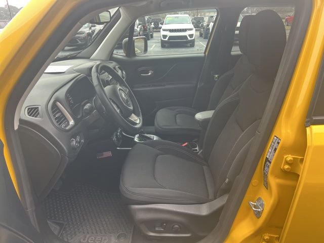 Used 2023 Jeep Renegade Latitude w/ Premium Group image 7