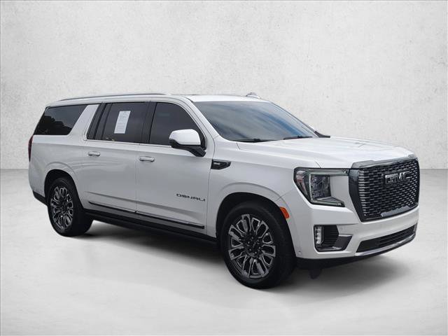 Used 2023 GMC Yukon XL Denali Ultimate image 3