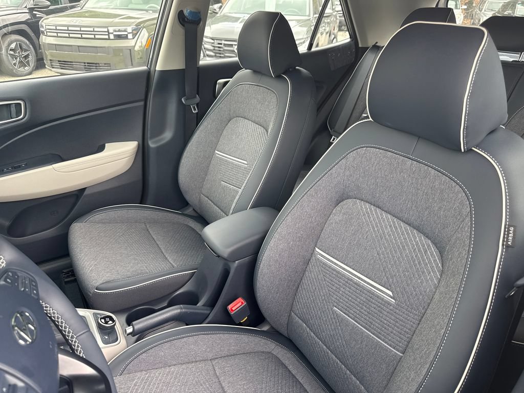 New 2026 Hyundai Venue SEL FWD image 31