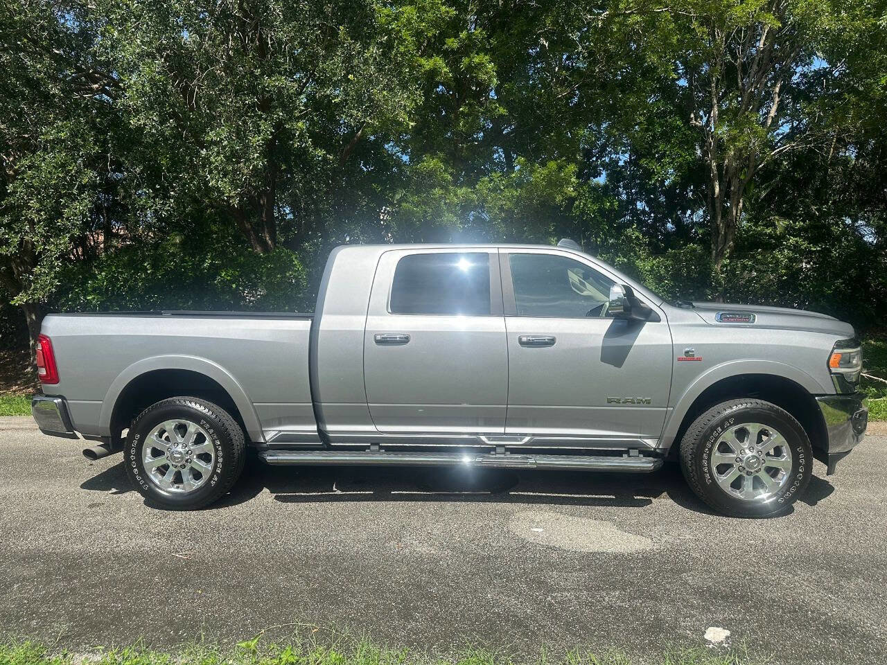 Used 2019 RAM 3500 Laramie image 2