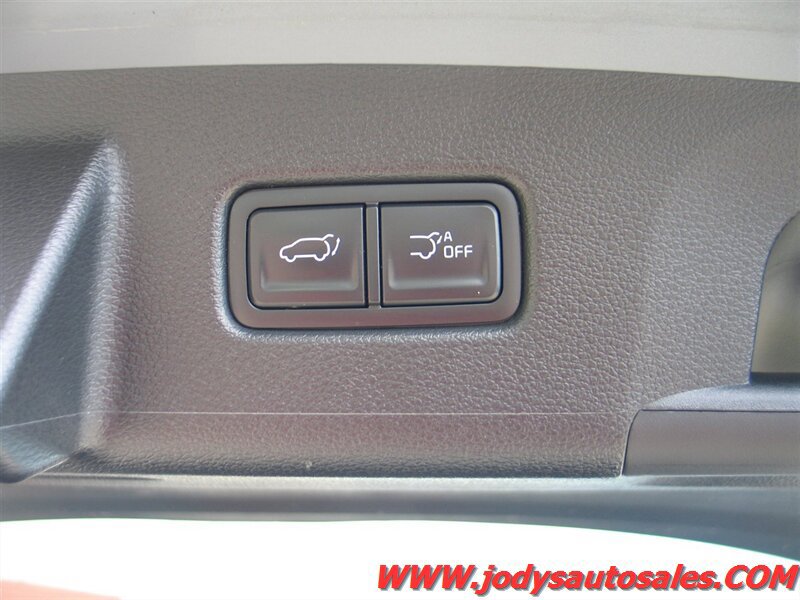 Used 2025 Kia Telluride S AWD/4WD image 40