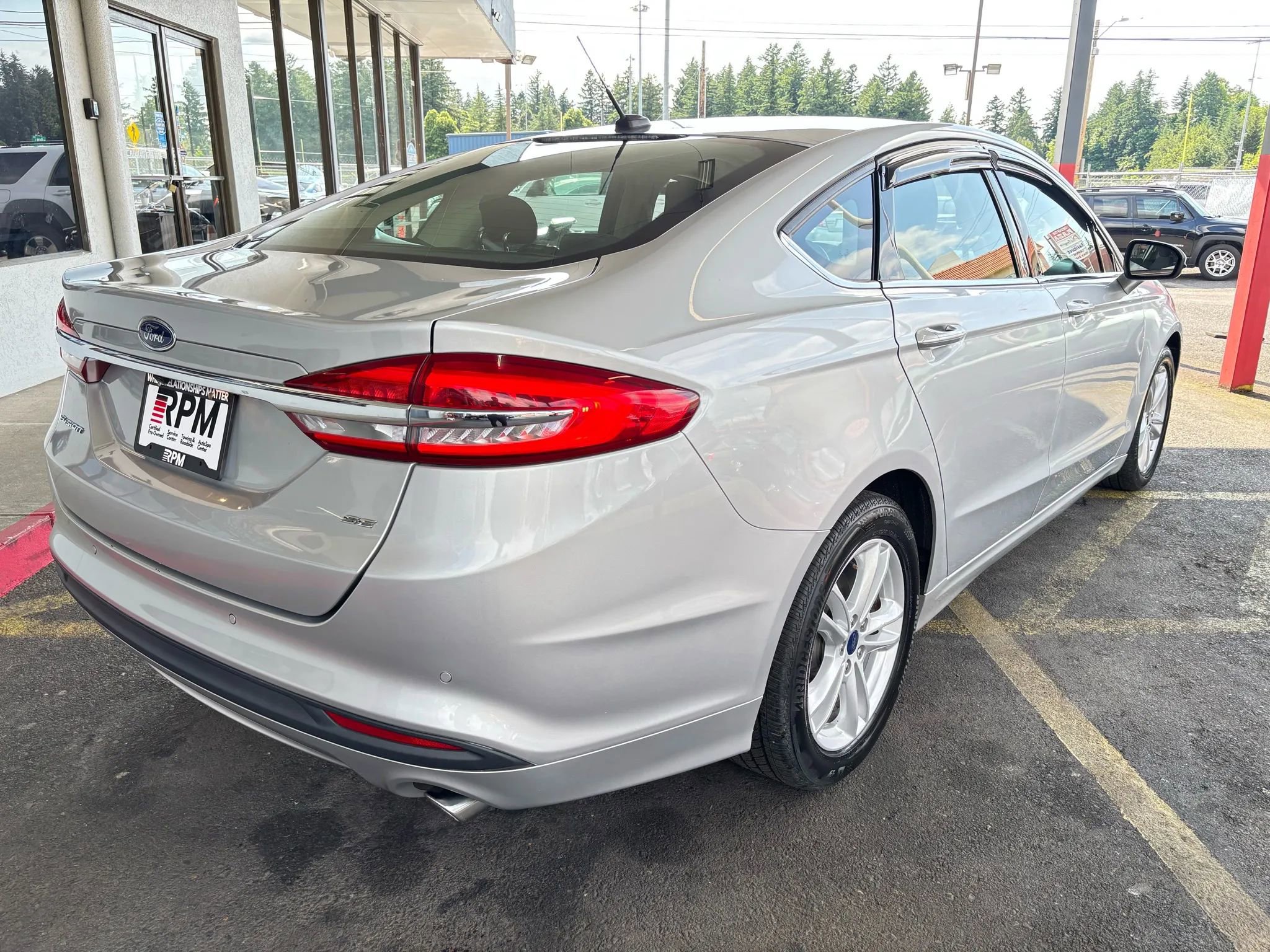 Used 2018 Ford Fusion SE image 7