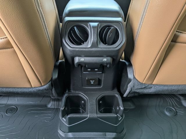 Certified 2022 Jeep Gladiator Overland w/ Popular Equipment Package AWD/4WD image 12