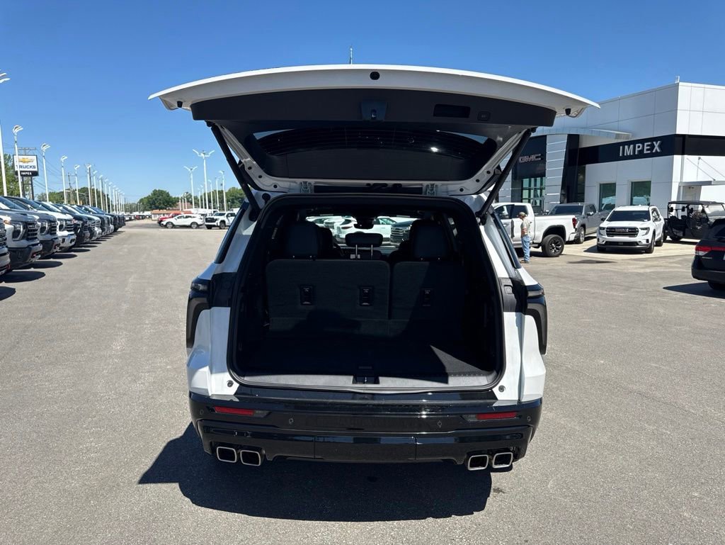 Used 2025 Chevrolet Traverse RS AWD/4WD image 33