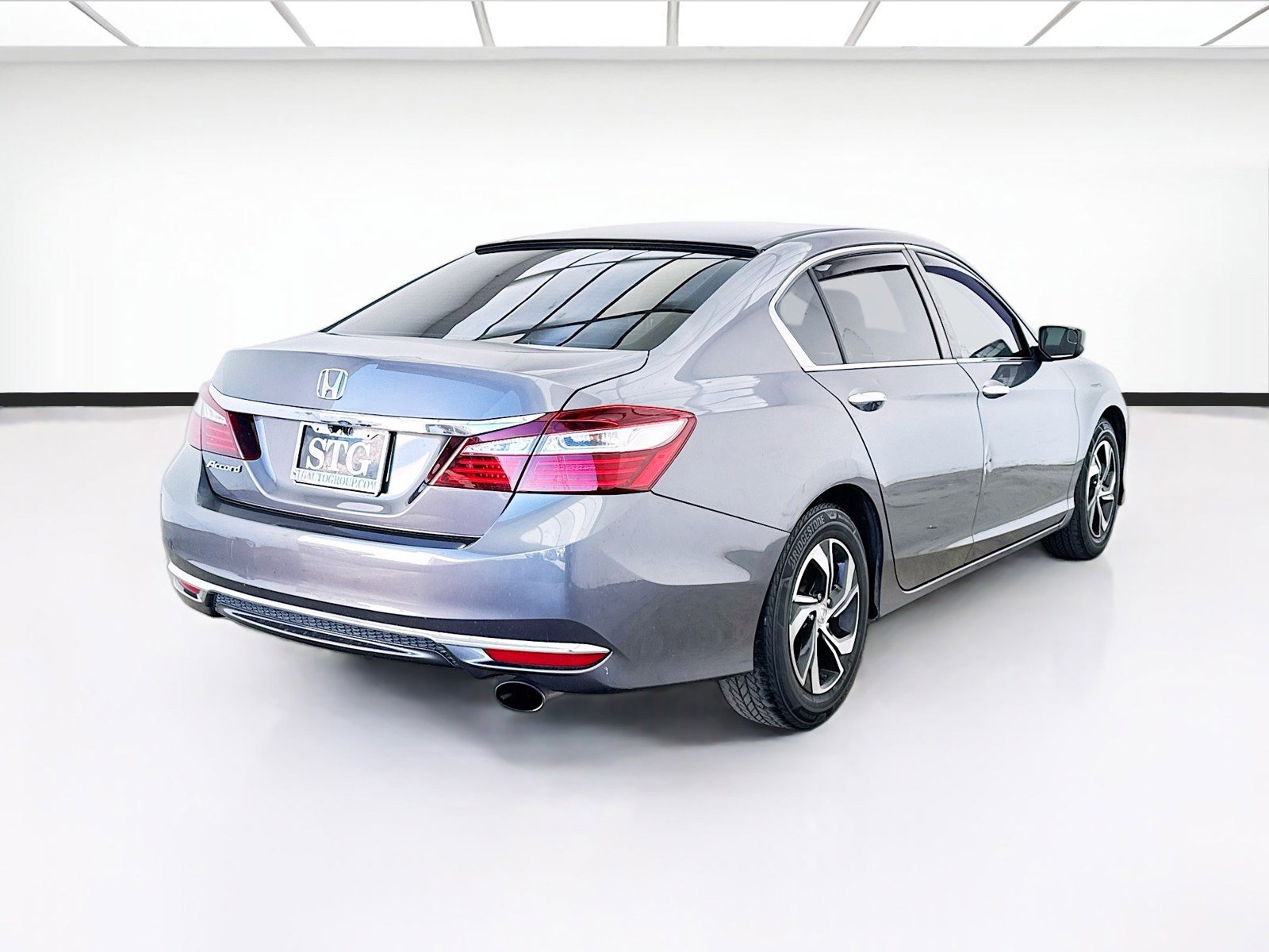 Used 2017 Honda Accord LX image 4