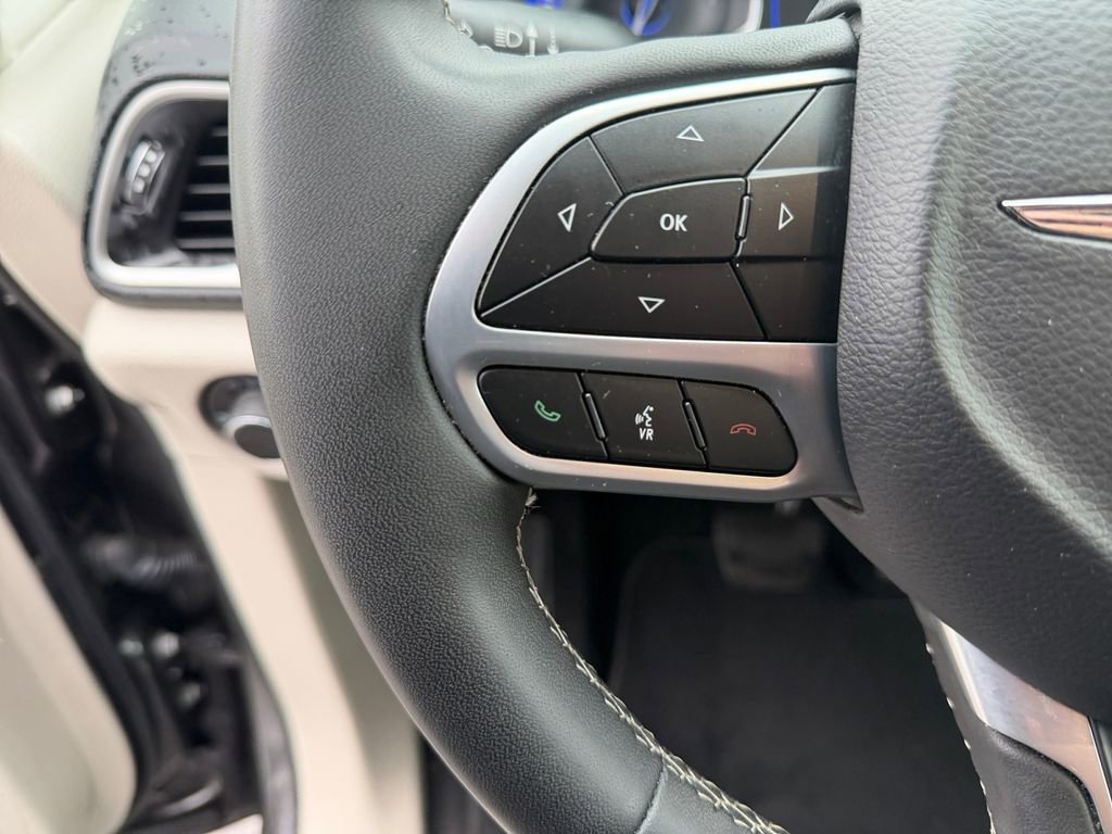 Used 2023 Chrysler Voyager LX FWD image 30