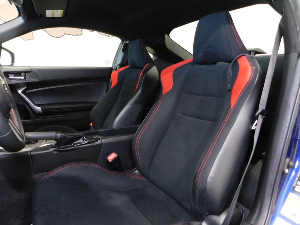 Used 2015 Scion FR-S RWD image 27