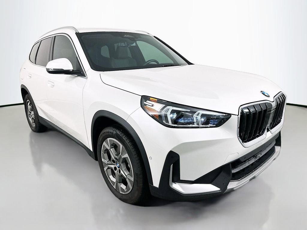 Certified 2023 BMW X1 xDrive28i w/ Premium Package image 3