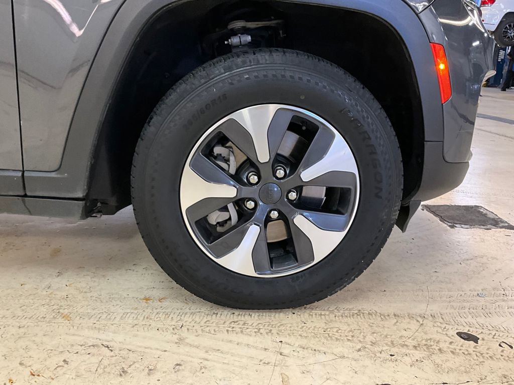 Used 2024 Jeep Grand Cherokee Limited 4xe image 16