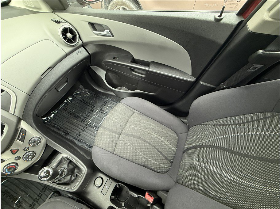 Used 2014 Chevrolet Sonic LT FWD image 9