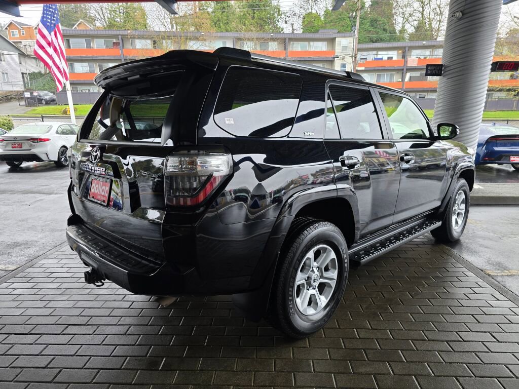 Used 2024 Toyota 4Runner SR5 Premium w/ Moonroof Package AWD/4WD image 5
