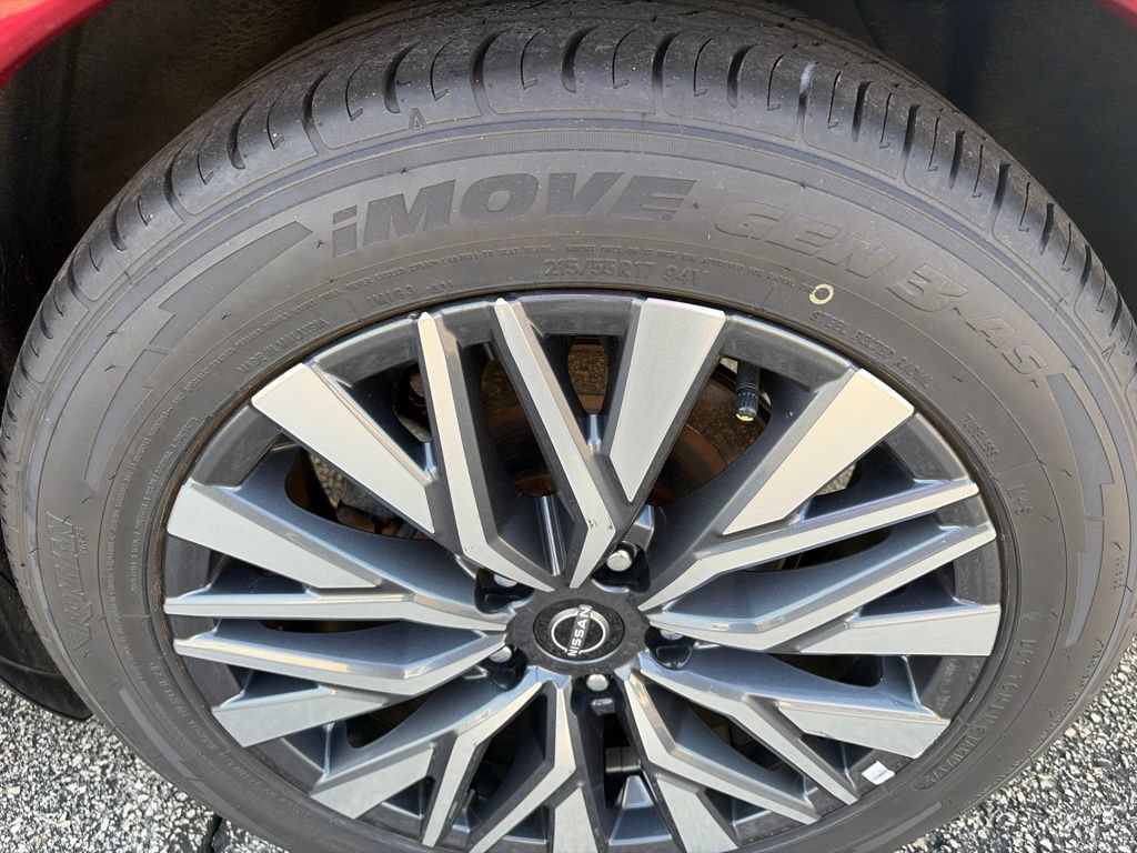 Used 2025 Nissan Altima 2.5 SV FWD image 31