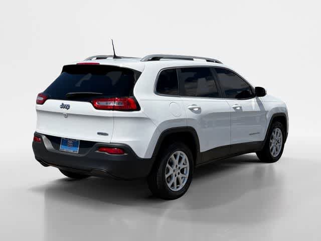 Used 2017 Jeep Cherokee Latitude FWD image 5