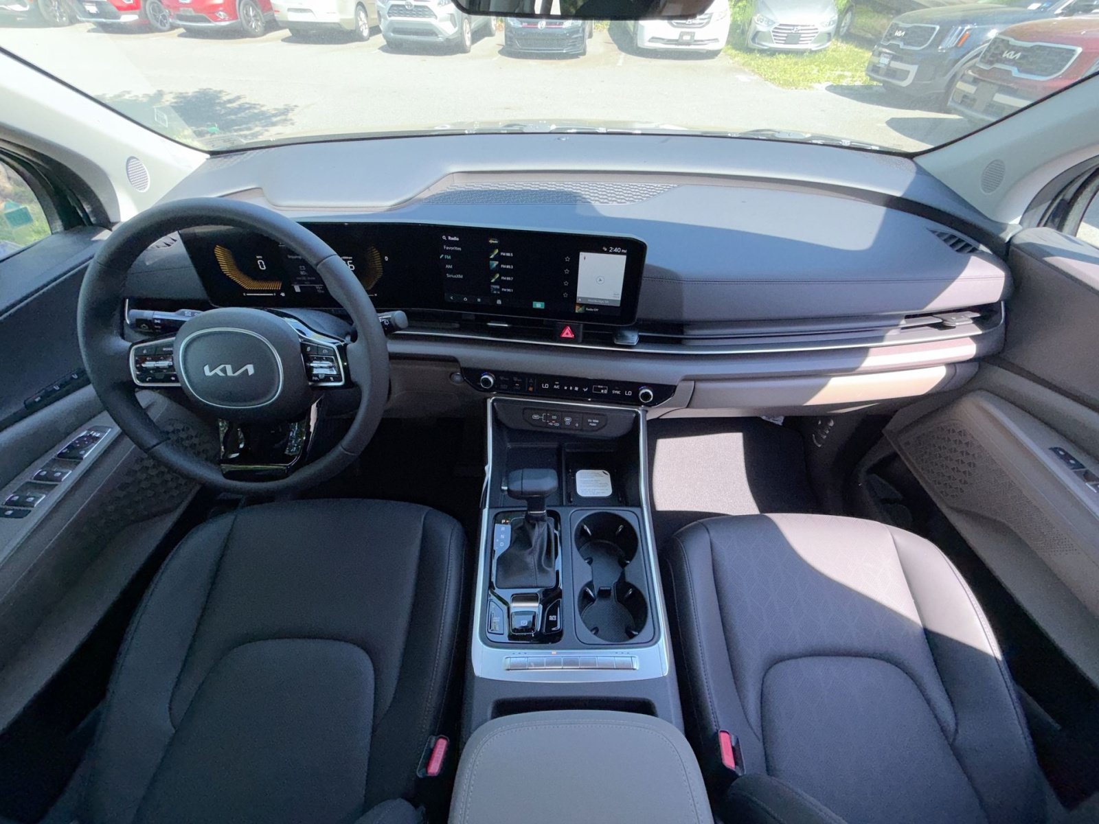 New 2026 Kia Carnival EX FWD image 47