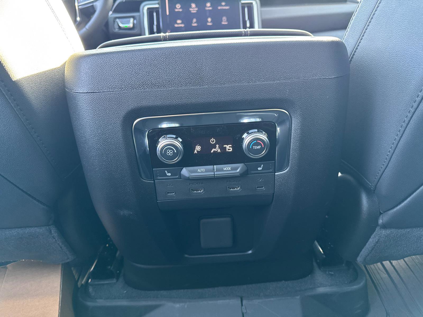 New 2026 GMC Yukon XL Elevation w/ Elevation Premium Package image 34