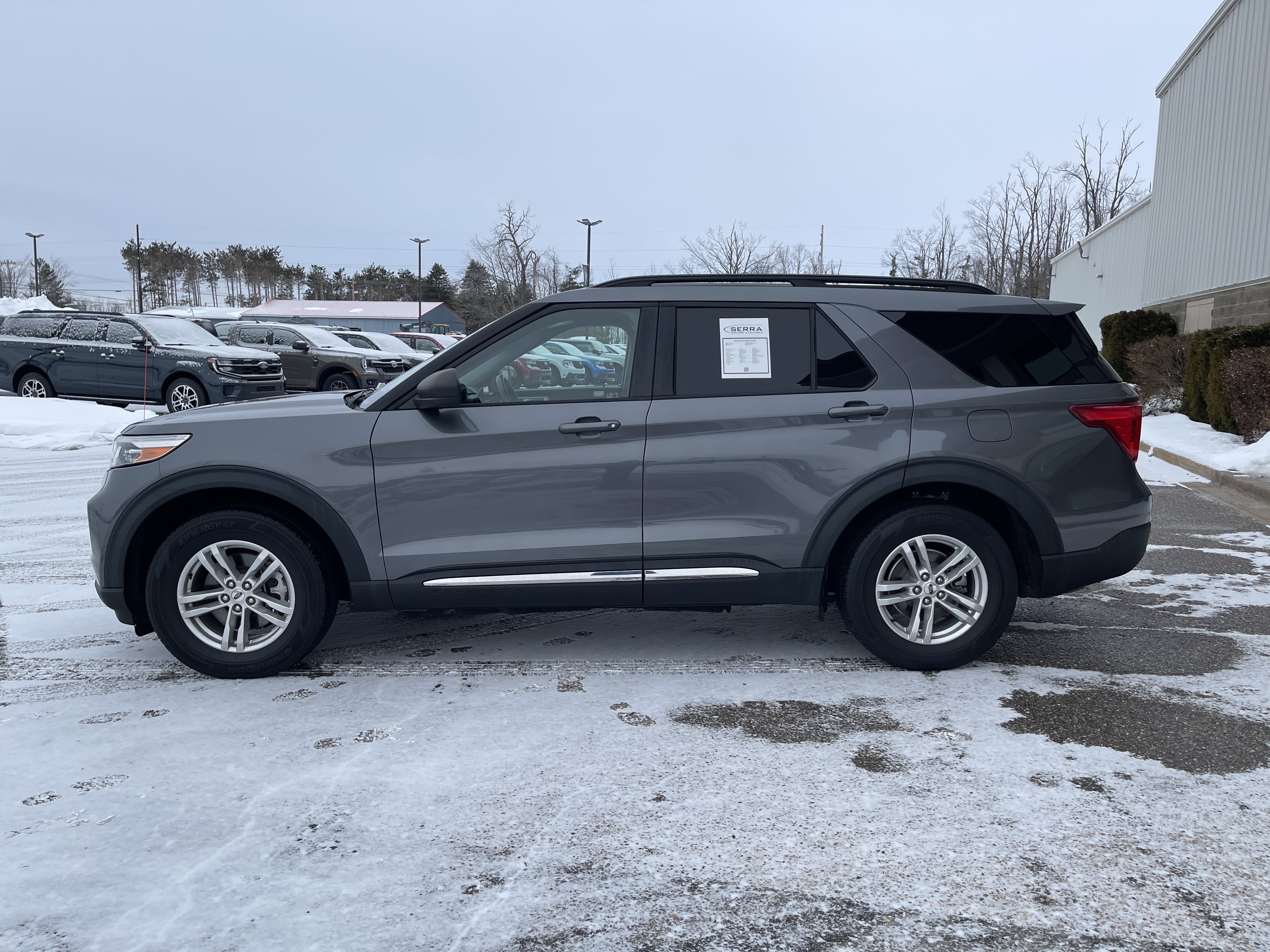 Certified 2022 Ford Explorer XLT w/ Class IV Trailer Tow Package image 7